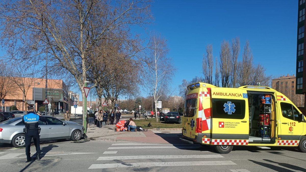 Choque y atropello en el cruce de las calles Obdulio Fernández y Bartolomé Ordóñez.