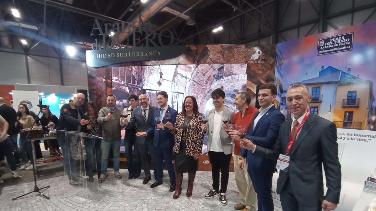 Imagen del brindis celebrado hoy en FItur