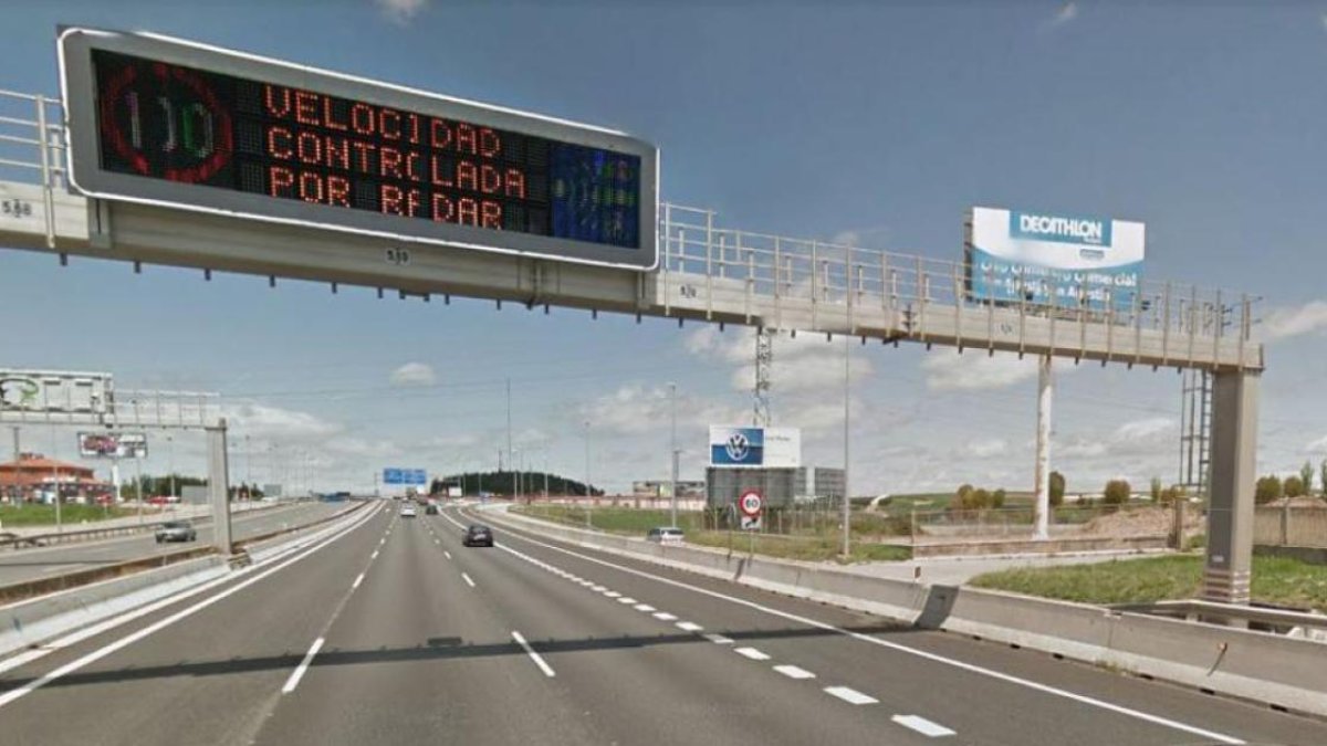El radar fijo del kilómetro 194,2 de la A-1, frente al Landa. El que más multa de Castilla y León.