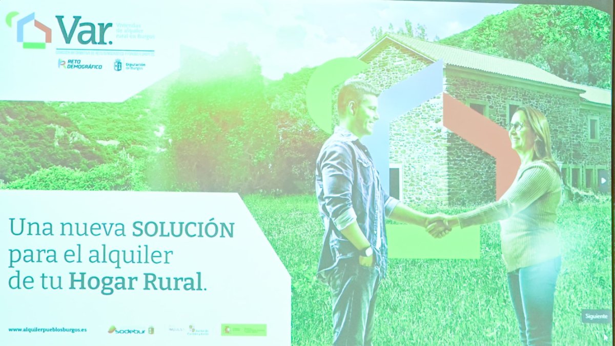 Reunión para lanzar el programa VAR de alquiler rural en el que han participado 70 alcaldes.