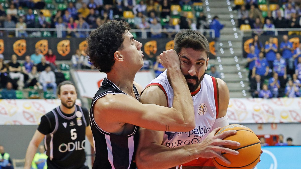 Dani Díez durante el partido contra Cartagena.