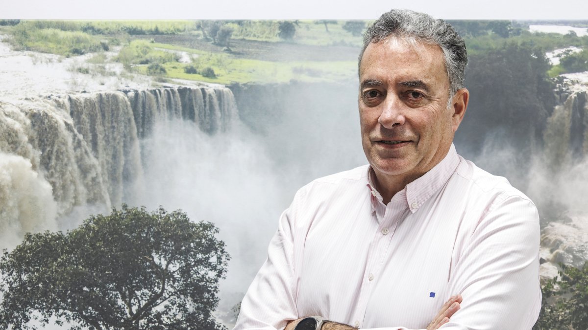 Joaquín Fernández de Valderrama es el presidente del colegio.