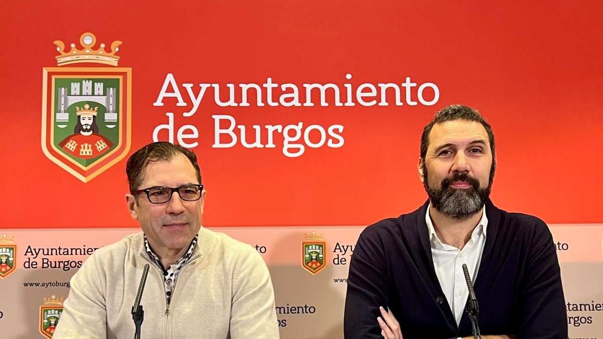 Julio César Arnaiz y Daniel Garabito, en la rueda de prensa tras el consejo de Urbanismo.