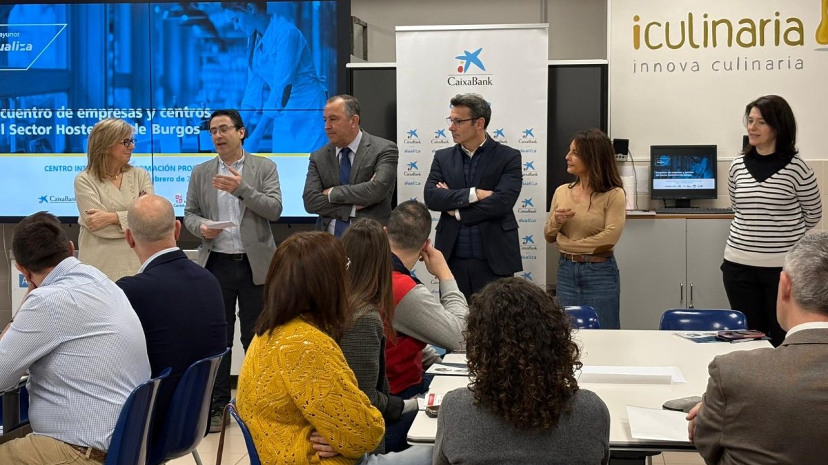 Cerca de 40 profesionales de la hostelería participaron en el Desayuno Dualiza.