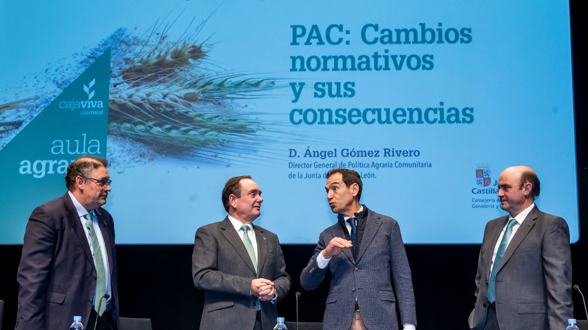 Germán Martínez, Ramón Sobremonte, Ángel Gómez y Javier Leal en el Aula Agraria de Caja Rural.