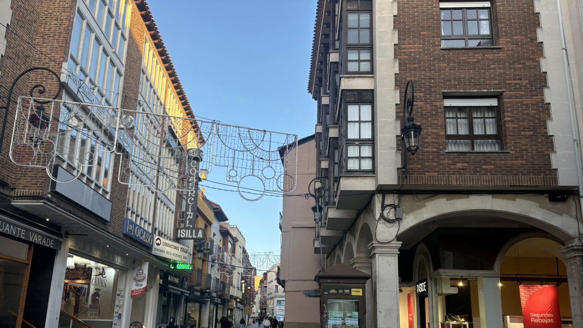 La calle Isilla es la principal avenida comercial de Aranda