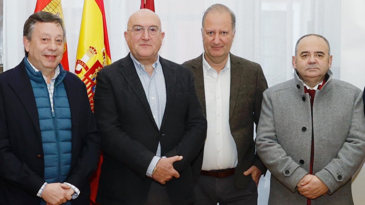 Un momento de la reunión del presidente de Conferco con el alcalde de Valladolid.