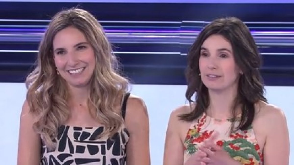 Raquel (izquierda) y Estefanía durante su participación en 'Atrapa un millón'.