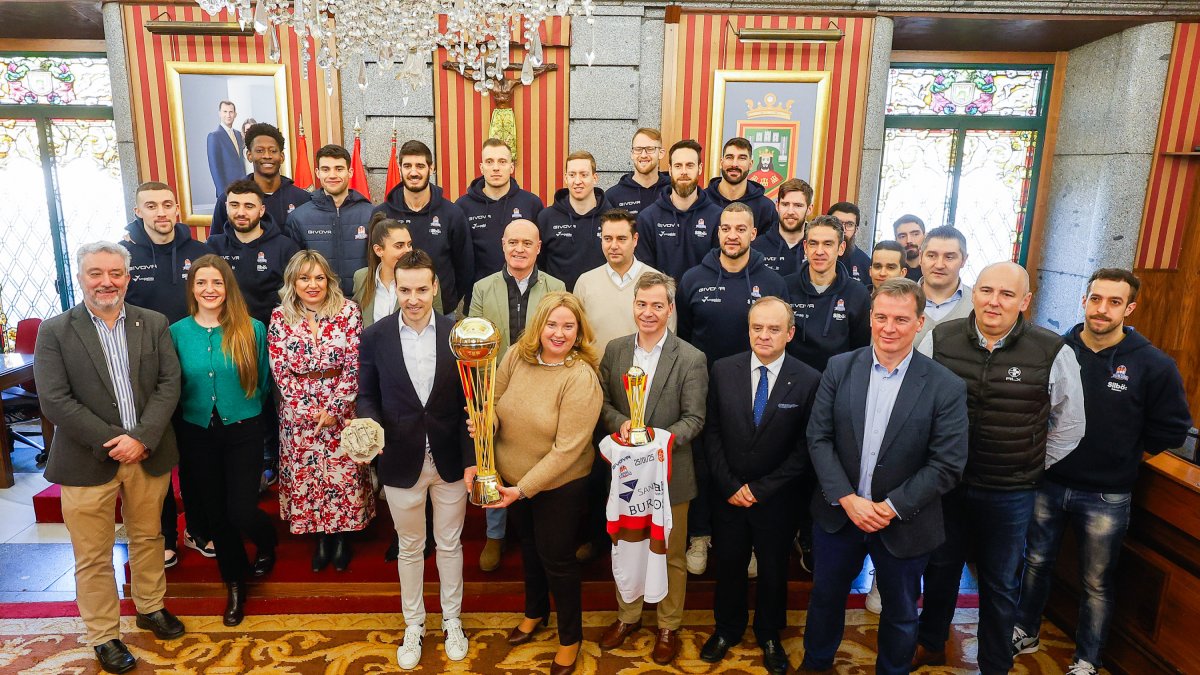 Instante de la recepción al San Pablo Burgos tras proclamarse Campeón de España.