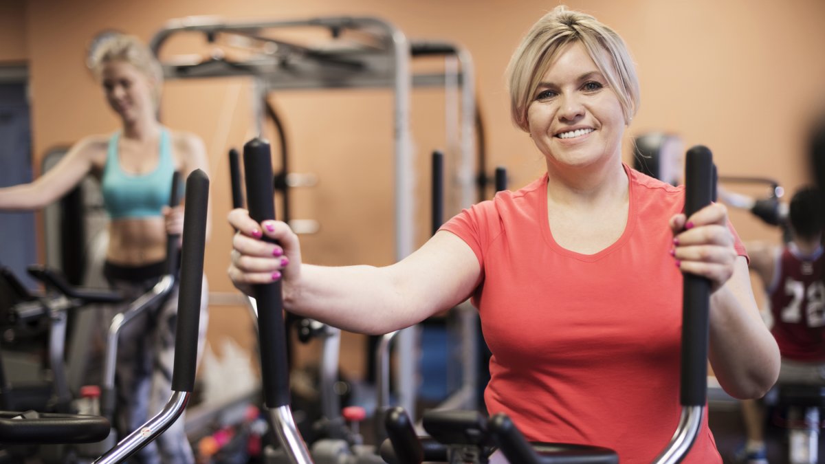 Entrenamiento de fuerza para mejorar la recuperación en cáncer de mama.