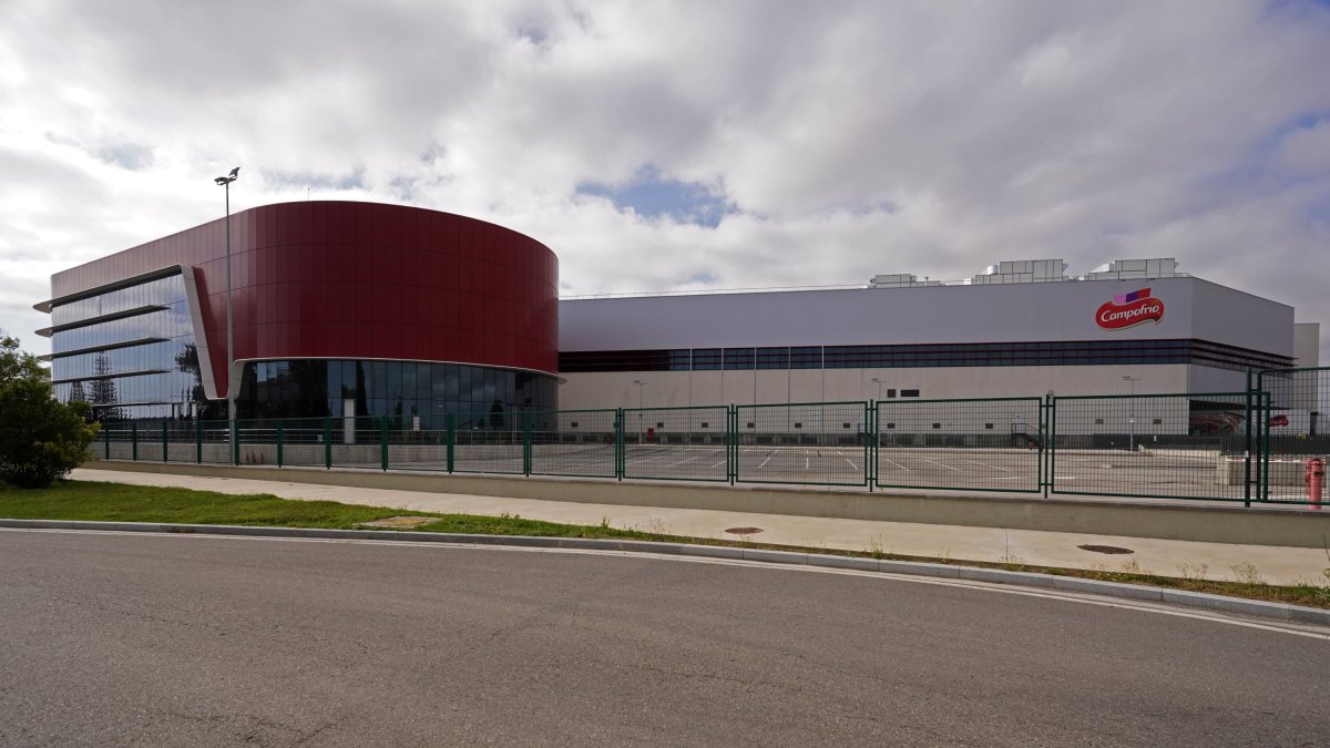 Imagen de la fábrica de la Bureba de Campofrío.