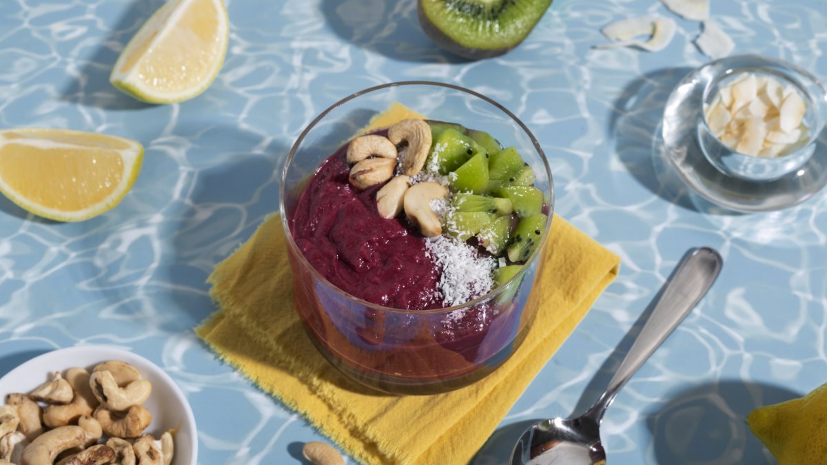 El açaí se puede comer acompañado de diferentes formas.