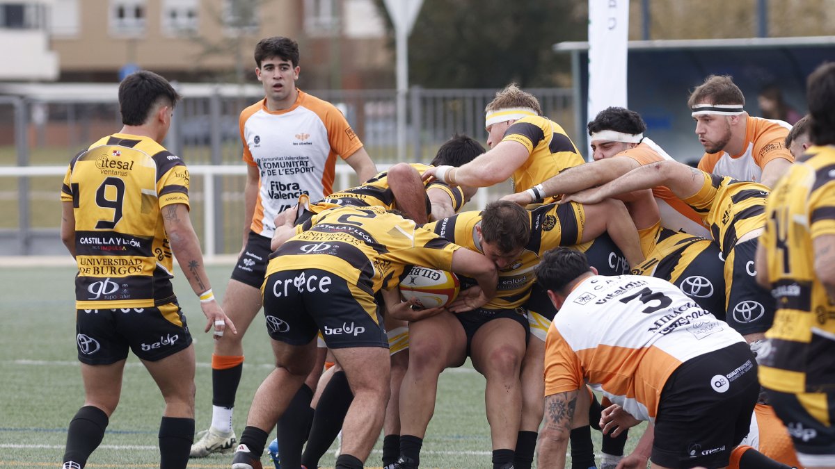 Recoletas Burgos-Caja Rural no lo tuvo fácil ante un Fibra Valencia Les Abelles, que peleó con uñas y dientes todo el partido.