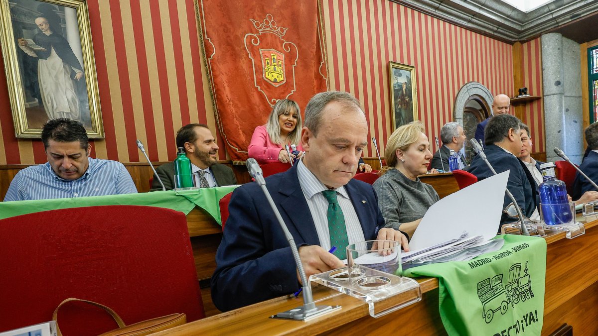 Fernando Martínez-Acitores, en un momento del Pleno municipal del Ayuntamiento de Burgos del mes de febrero.