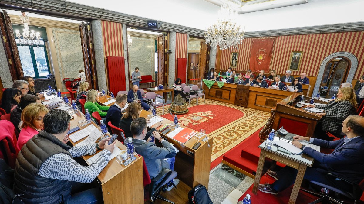 Un momento del Pleno municipal del Ayuntamiento de Burgos del mes de febrero.