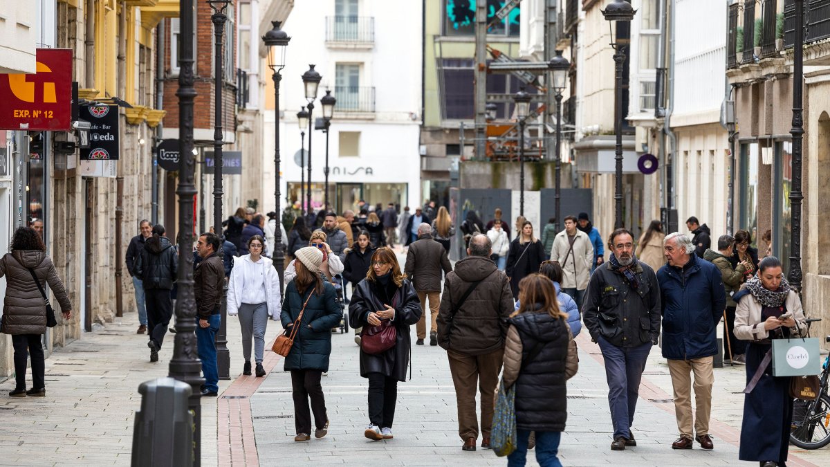 Calle La Moneda, en la capital burgalesa, una de las zonas comerciales.