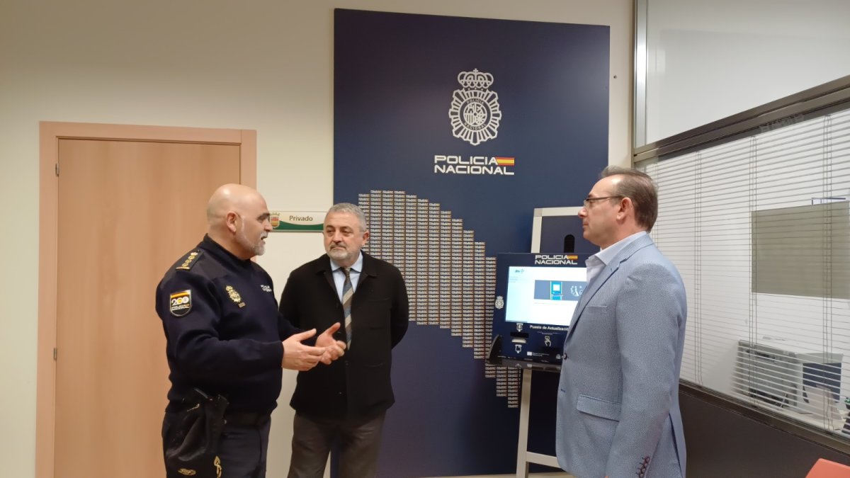 Inauguración de dos puntos de actualización de documentación en Briviesca.