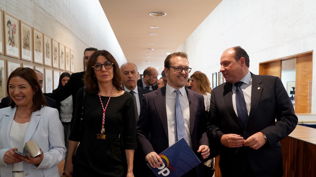Acto institucional de conmemoración del 42 aniversario del Estatuto de Autonomía de Castilla y León, con la entrega de la Medalla de Oro de las Cortes a la Semana Santa de la Comunidad.