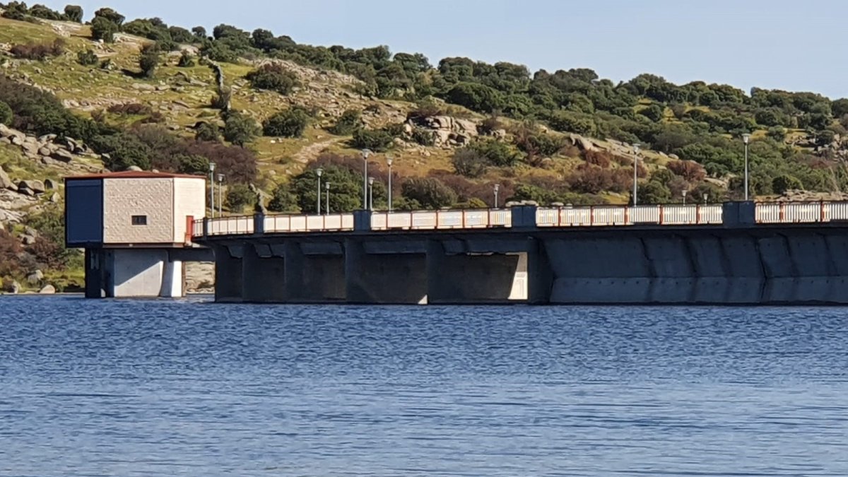 Archivo - Uno de los embalses de la cuenca del Duero.