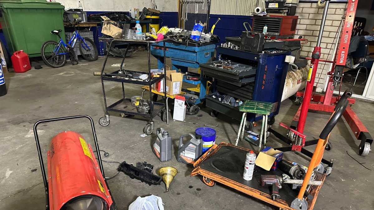 Herramientas utilizadas en un taller ilegal.