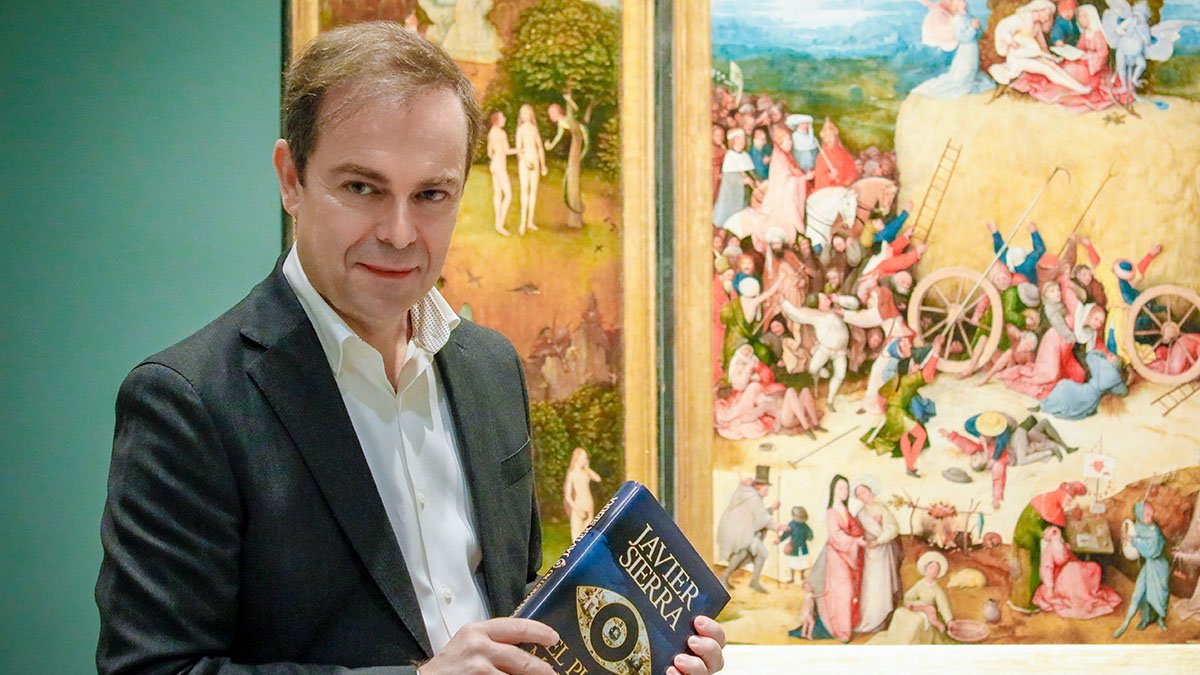 El escritor Javier Sierra presenta en Burgos 'El plan maestro'.