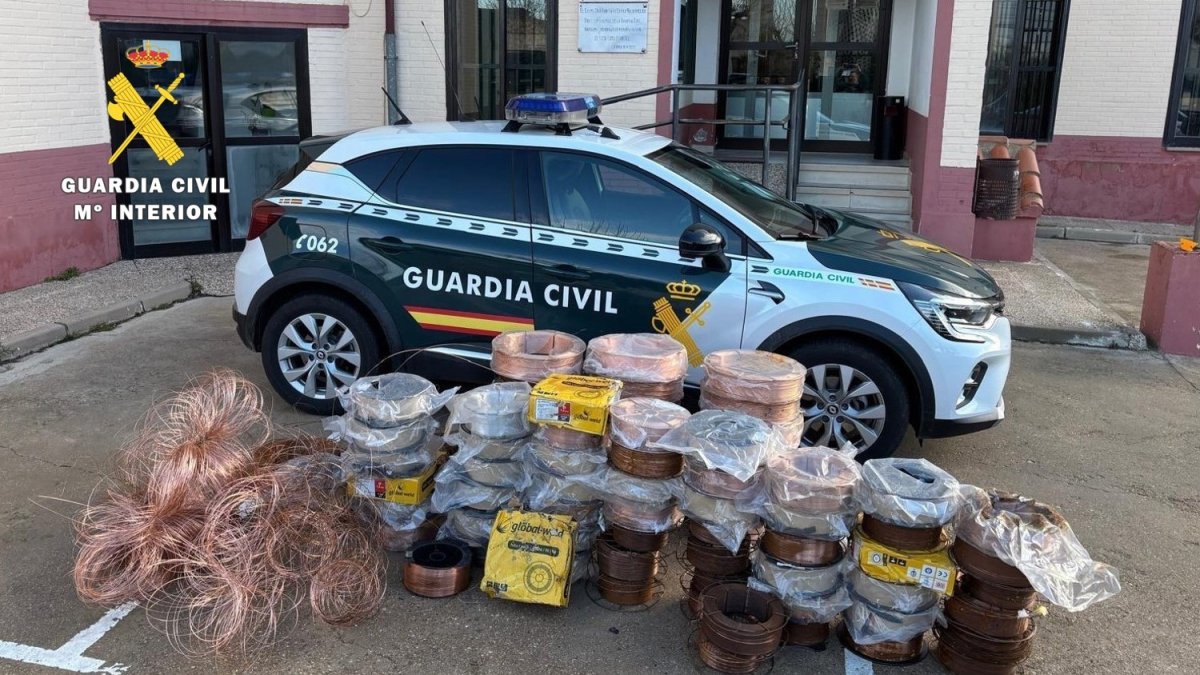 La Guardia Civil recupera en Burgos 83 bobinas de hilo de soldar sustraídas en Palencia.