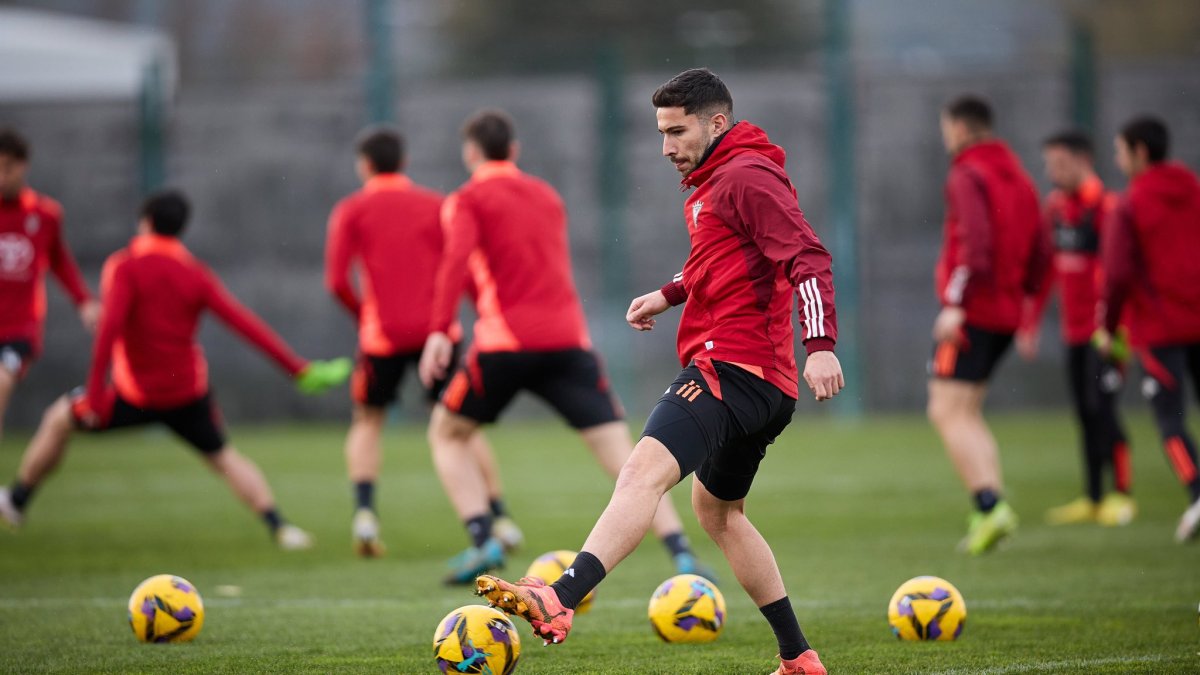 La plantilla durante el entreno del viernes.