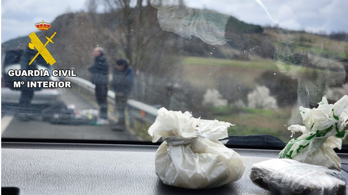 Droga incautada a los detenidos.