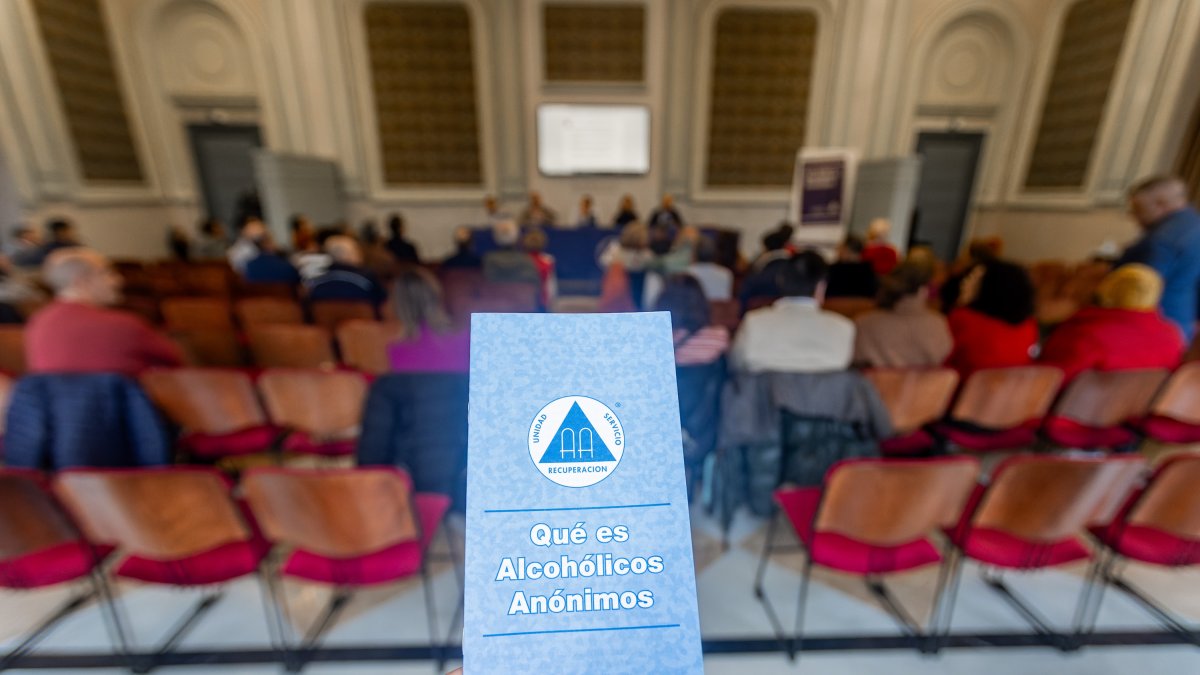 Instante de la charla celebrada ayer en la sala Polisón del Teatro Principal.