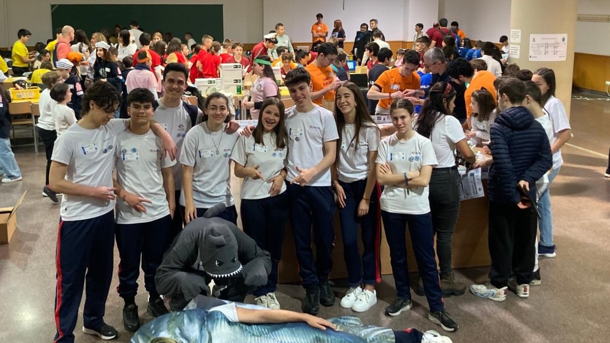 El equipo de Robótica del Blanca de Castilla aspira a ganar la final nacional de la 'First Lego League'.