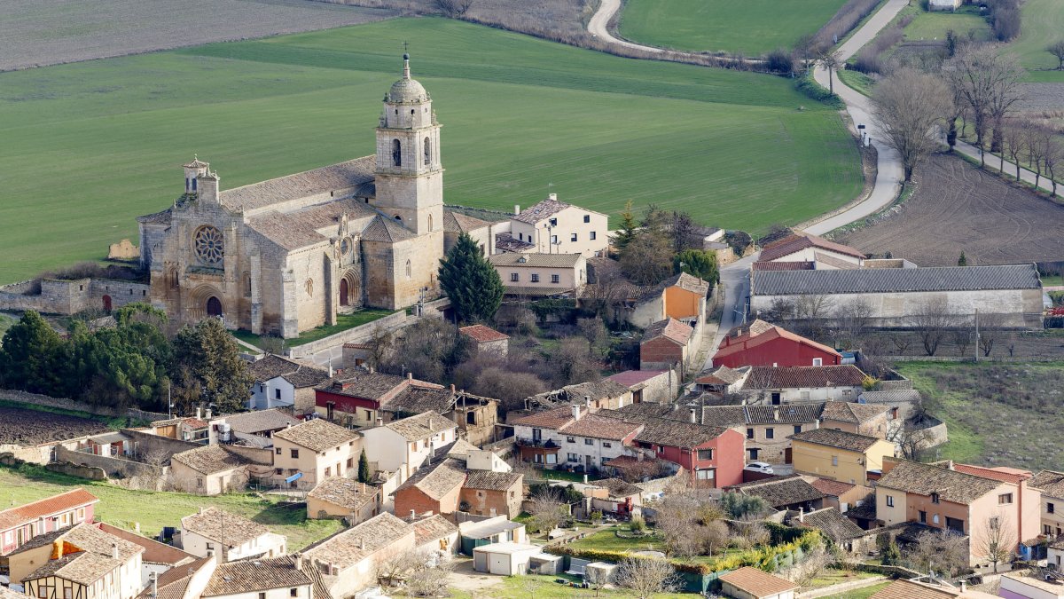 Imagen de la iglesia colegiata de Santa María del Manzano.