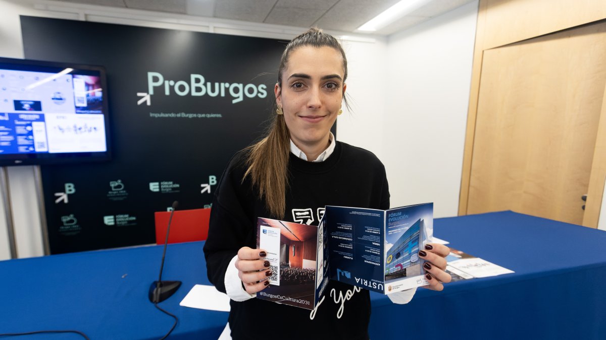 La presidenta de ProBurgos, Andrea Ballesteros, presenta la programación del Fórum Evolución.