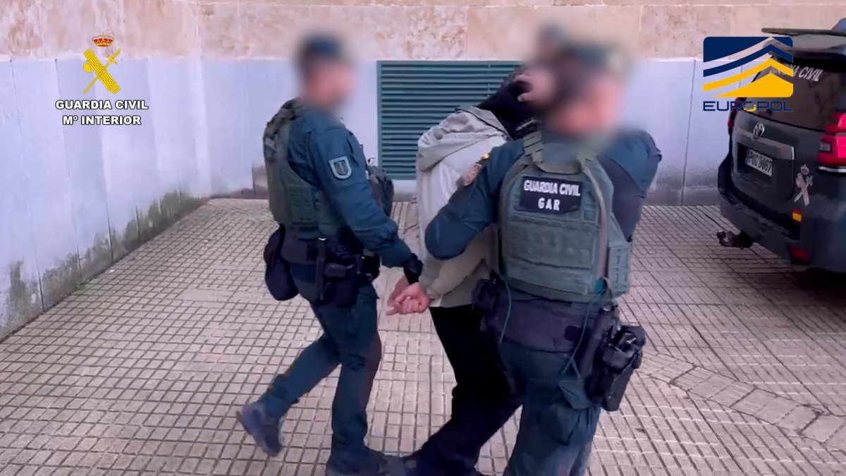 Operación de la Guardia Civil con tres detenidos por yihadismo en Salamanca, Burgos y Huelva.