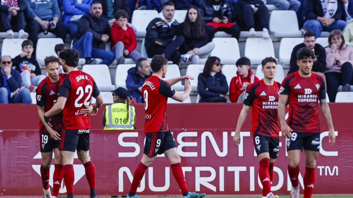 La derrota en Albacete fue un jarro de agua fría para un Mirandés que se había propuesto sacar más rendimiento de sus desplazamientos.
