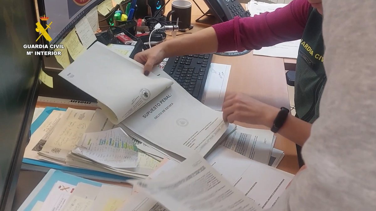 La Guardia Civil ha detenido a tres personas e investigado a otras seis.