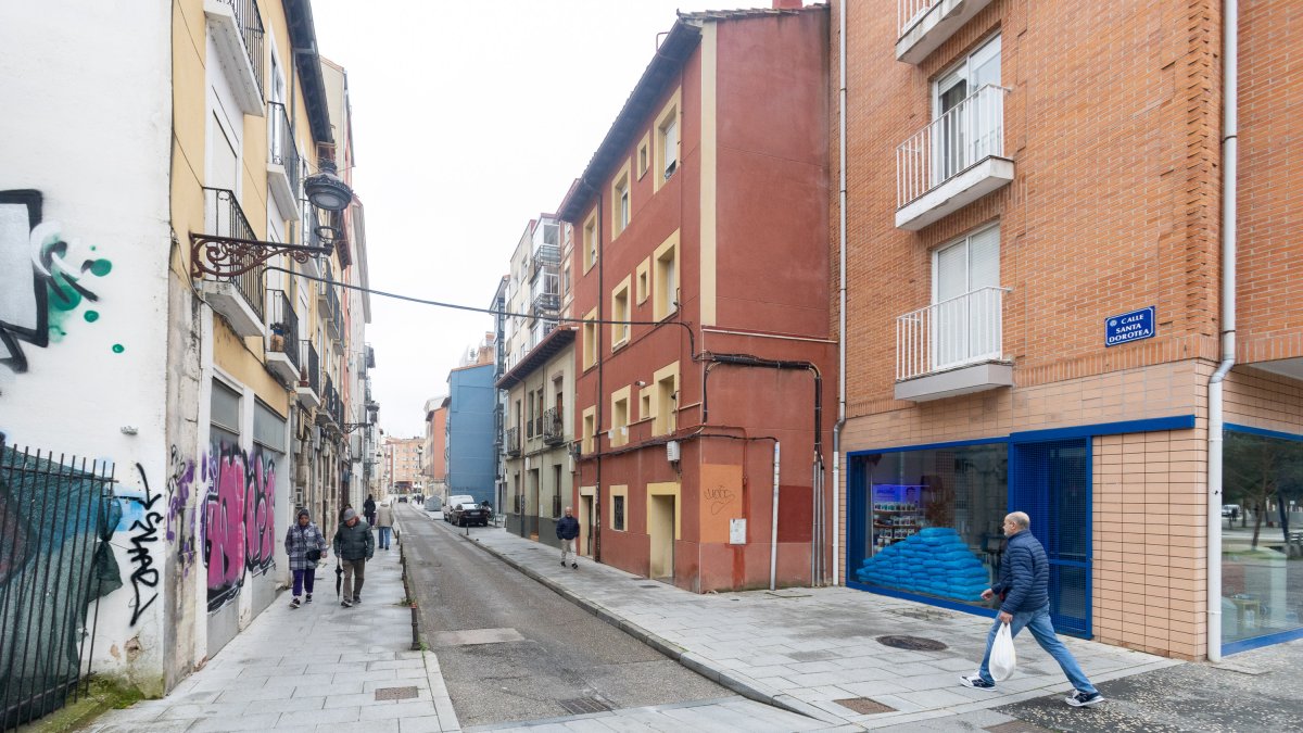 Calle Santa Dorotea, en la zona Sur de Burgos, que comunica el bulevar con San Pedro y San Felices.