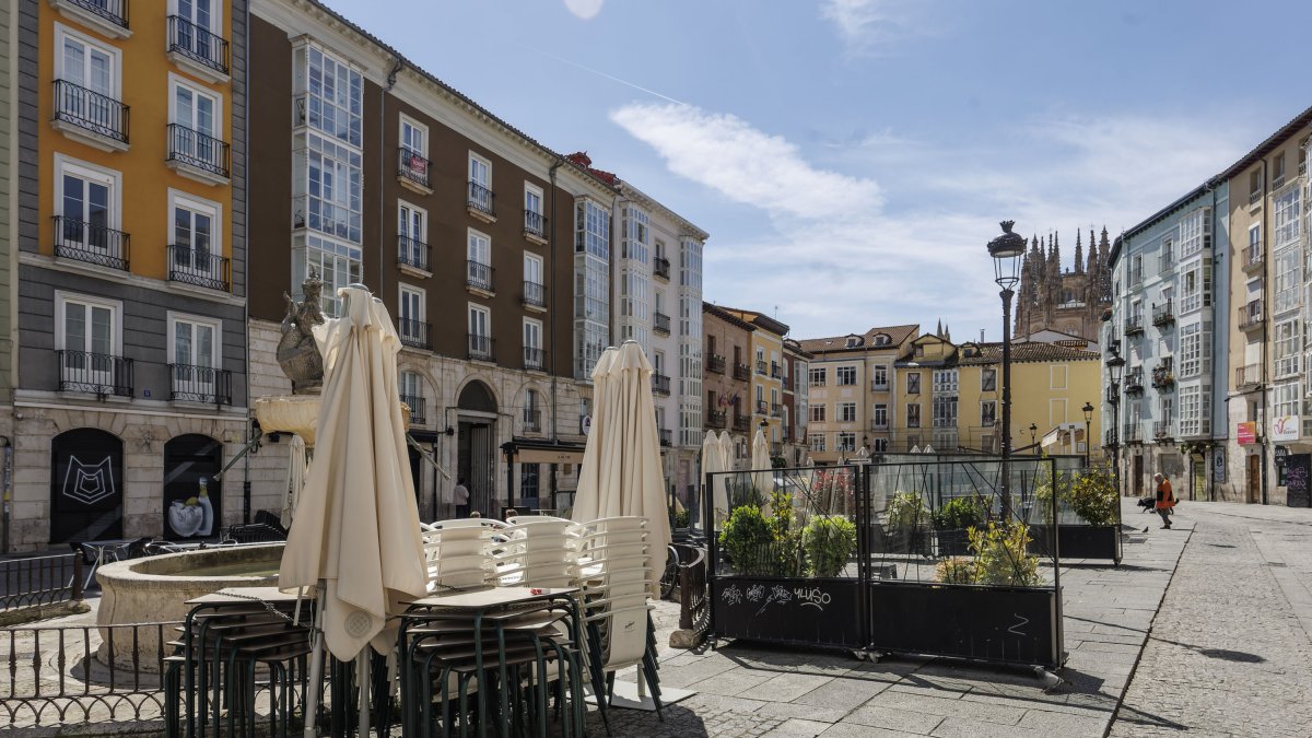 Terrazas de hostelería recogidas en la plaza de La Flora, en una imagen del pasado abril.