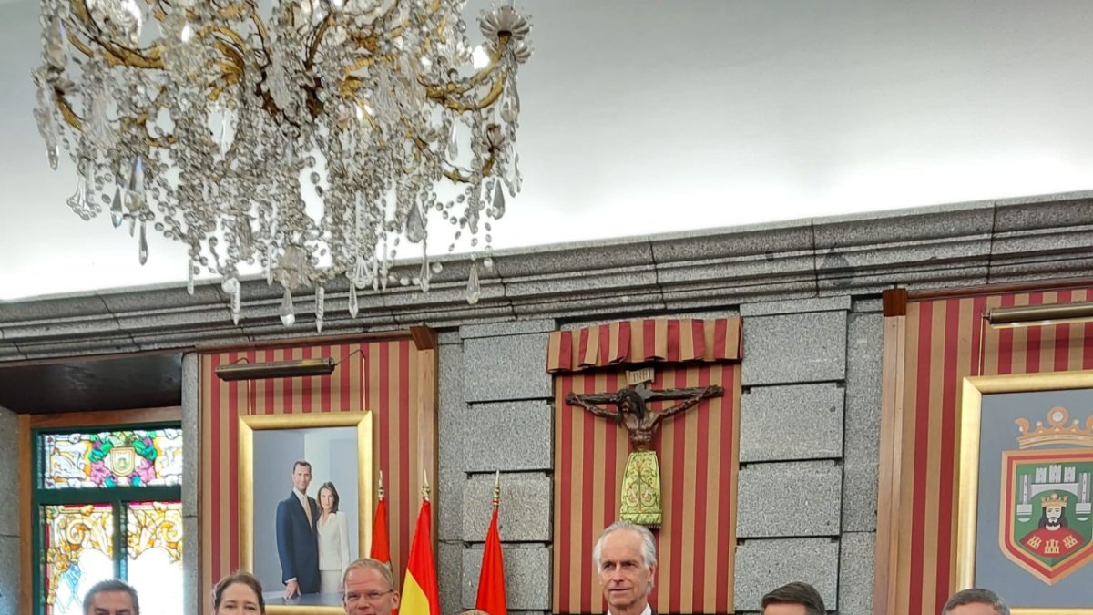 La alcaldesa de Burgos con la delegación alemana.