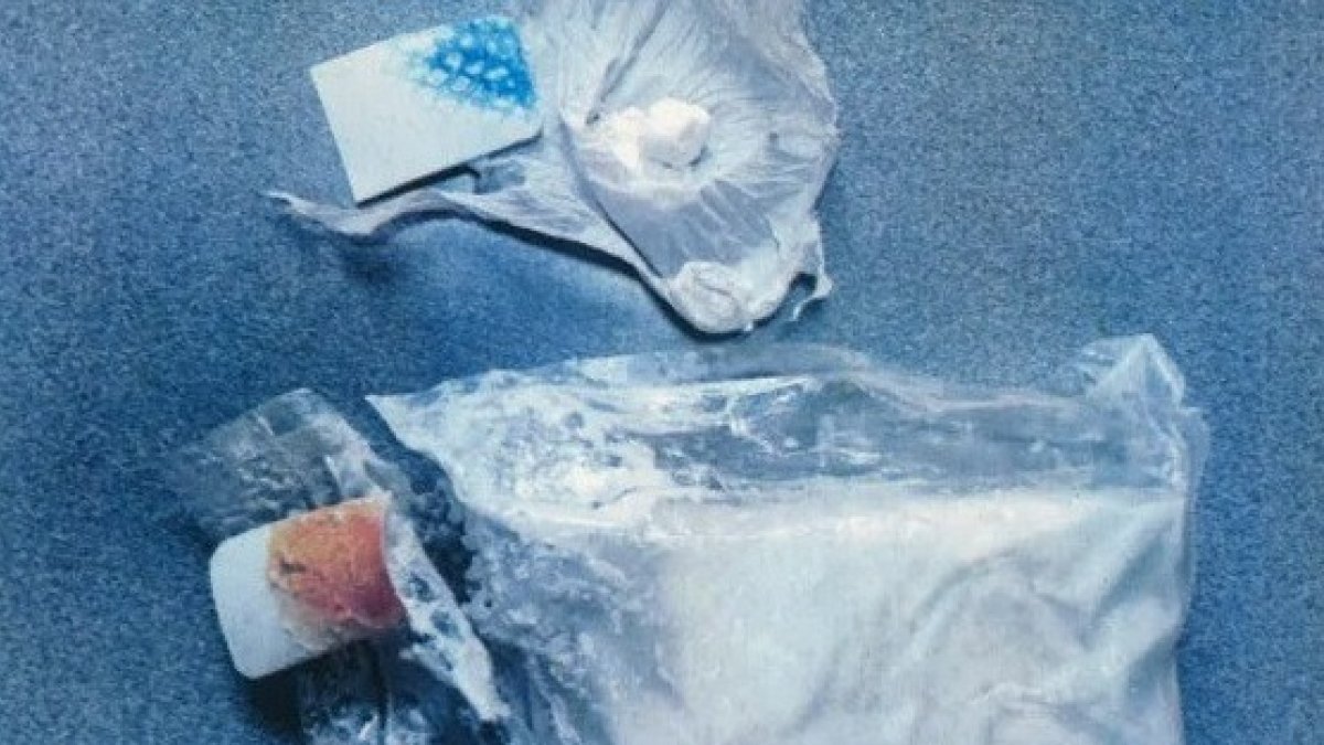 Cocaína y speed intervenidos por la Policía Nacional a un hombre que agredió a dos agentes.