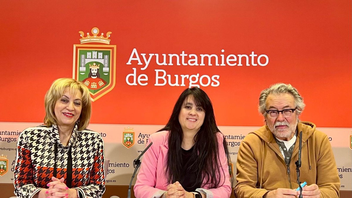 Los concejales socialistas Dolores Ovejero, Virgina Escudero y José María Romo.