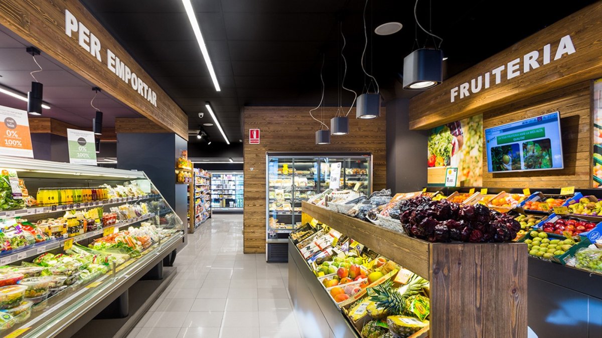 Uno de los supermercados de Llobet.