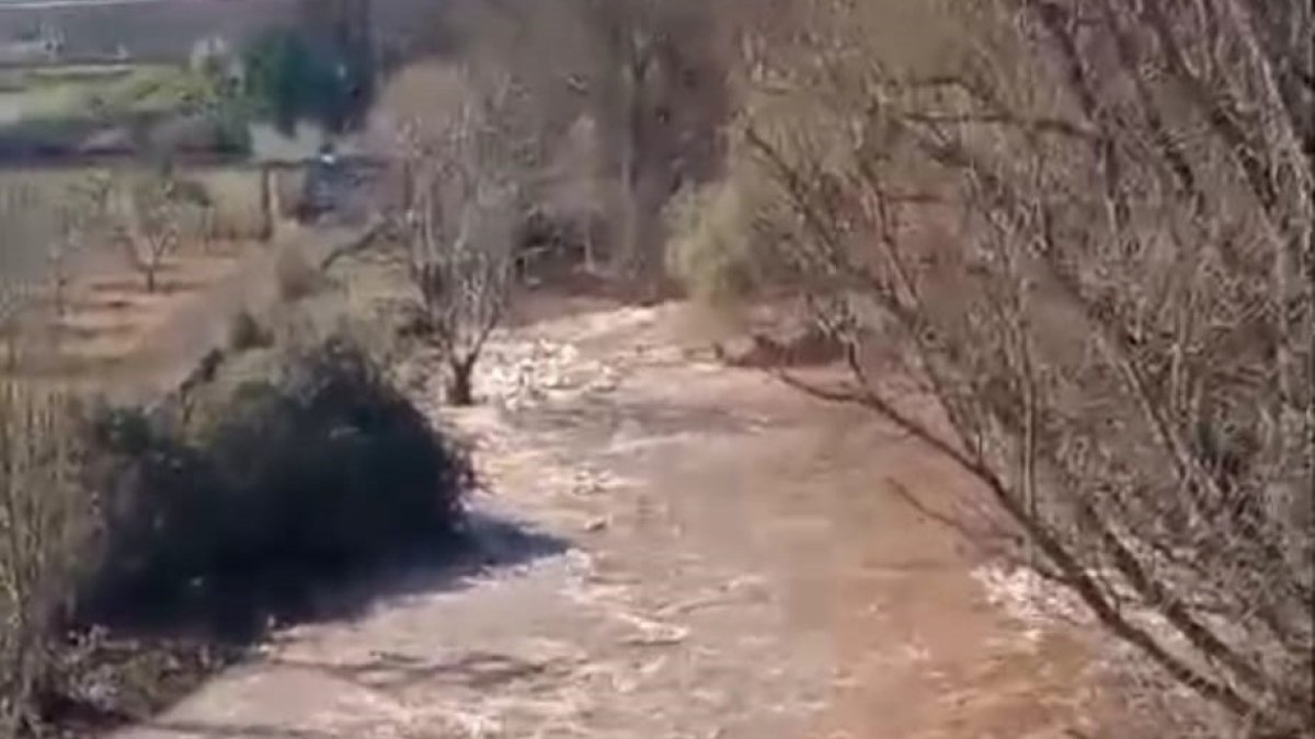 Archivo - El río Iregua, a su paso por Puente Madre, este domingo 9 de marzo de 2025 (Logroño, La Rioja).