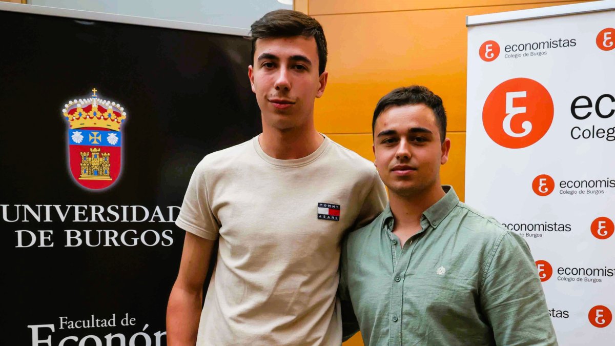 Lucas Olivella y Álvaro Lobo, ganadores la segunda edición del Concurso para Jóvenes Economistas.