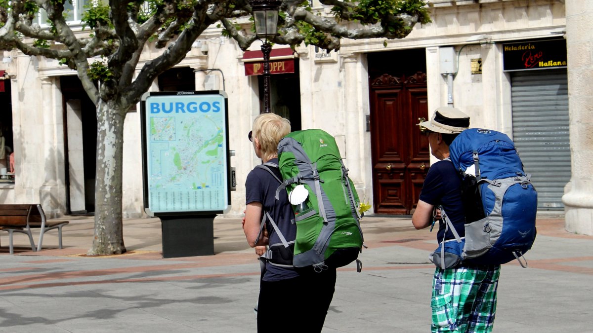 Imagen de turistas en Burgos.