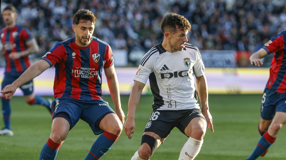 Curro, durante el partido contra el Huesca.