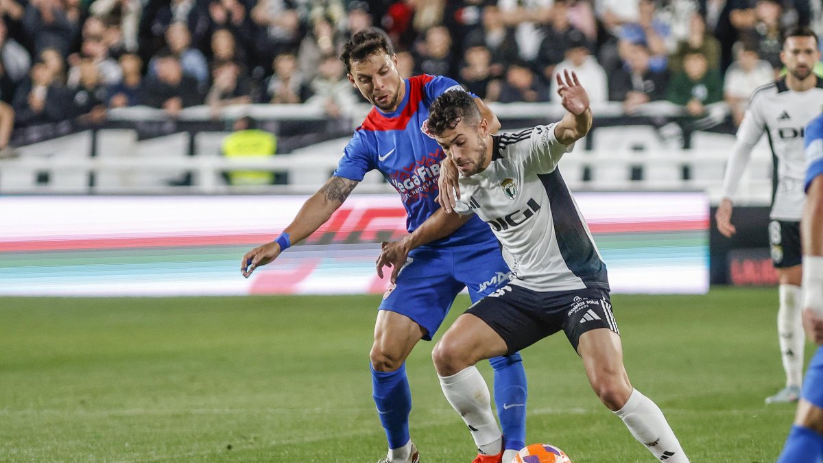 Imagen del partido entre el Burgos CF y el Elche.