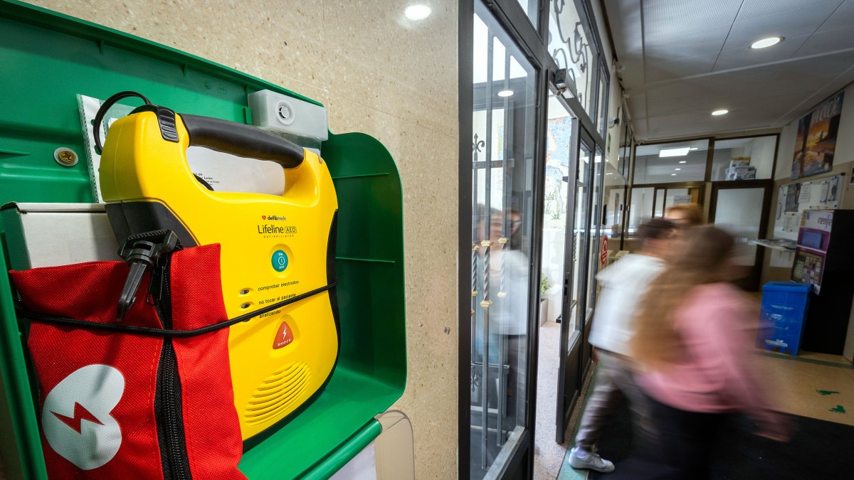 Uno de los más 400 desfibriladores instalados en la provincia de Burgos.