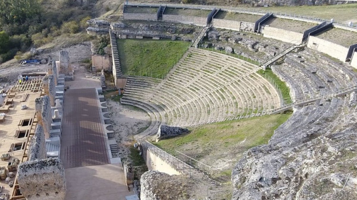 Imagen del teatro de Clunia.