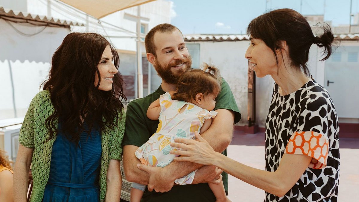 Miriam Garlo, Álvaro Cervantes y Eva Libertad, durante el rodaje de ‘Sorda’.