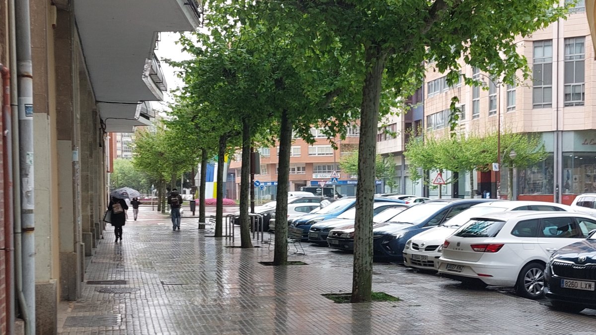 Un chaparrón descargó en la capital burgalesa sobre las once.